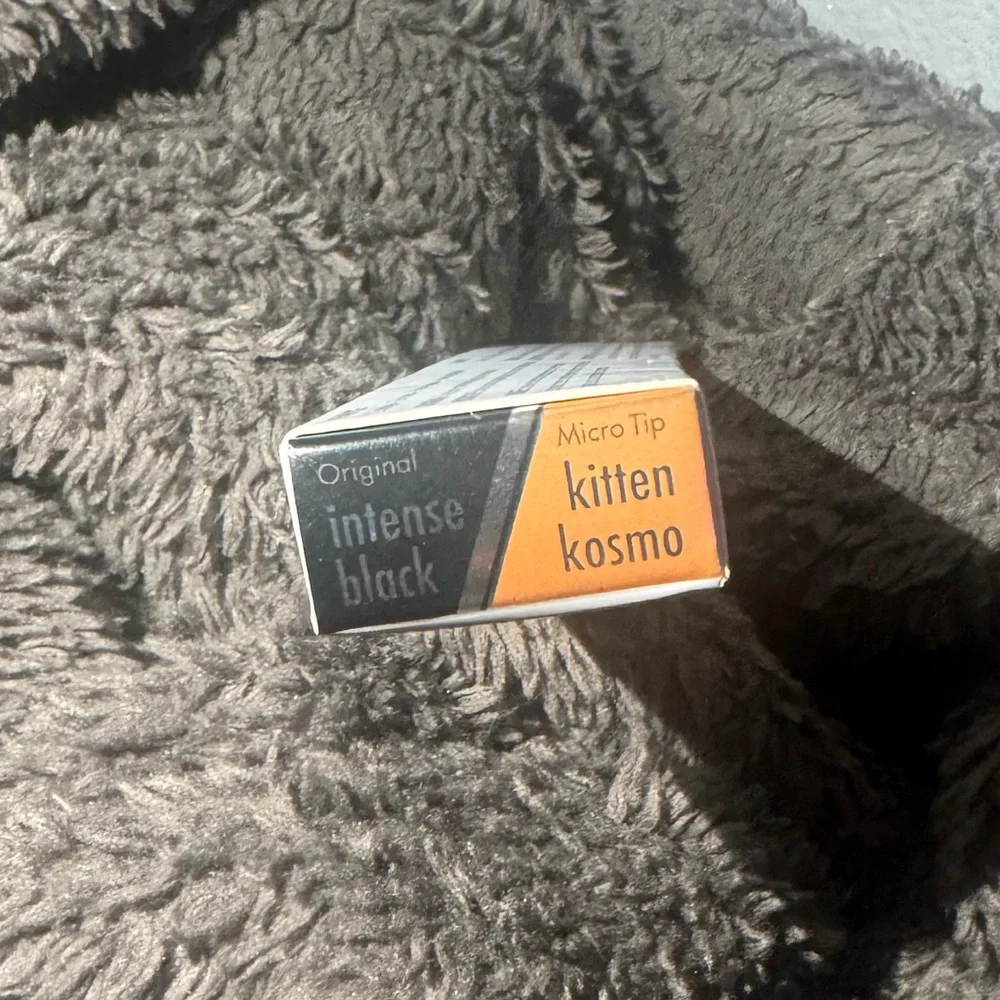 Intense black / kitten kosmo Stay All Day® Dual-Ended Liquid Eye Liner: